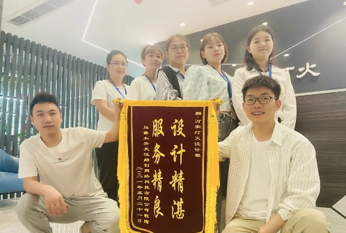 以服務(wù)為己任，以滿意為準(zhǔn)則——萬家燈火好評如潮！